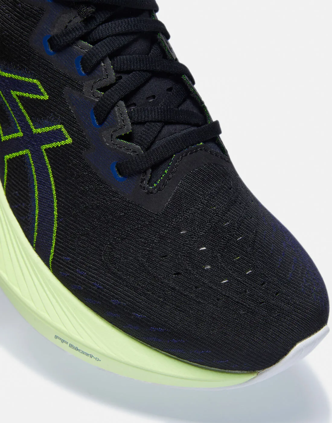 Asics Mens Novablast 4