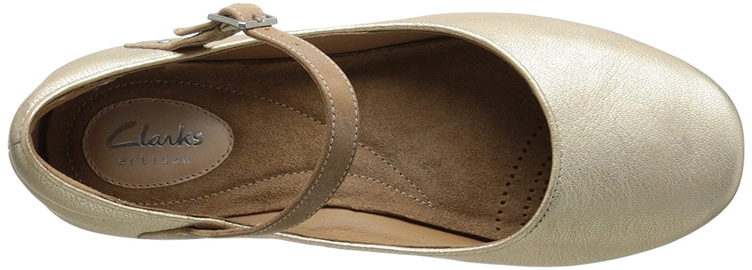 Clarks Women's Feature Film Mary Jane Flat