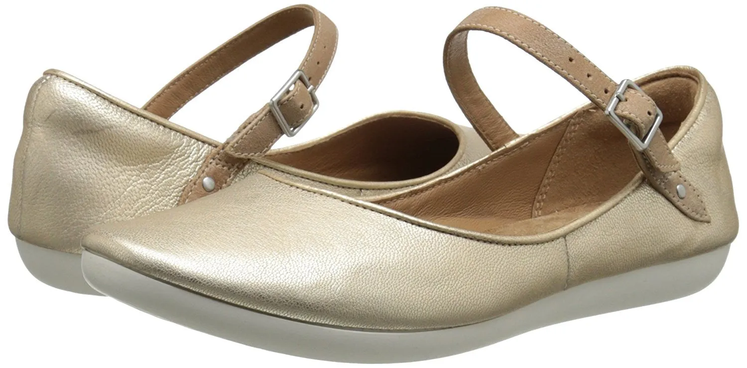 Clarks Women's Feature Film Mary Jane Flat