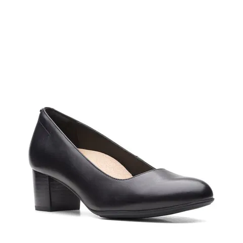 Clarks Womens Linnae Pumps - Black Leather