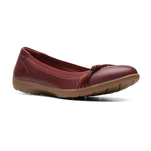 Clarks Women's Meadow Rae Flat Chestnut Leather