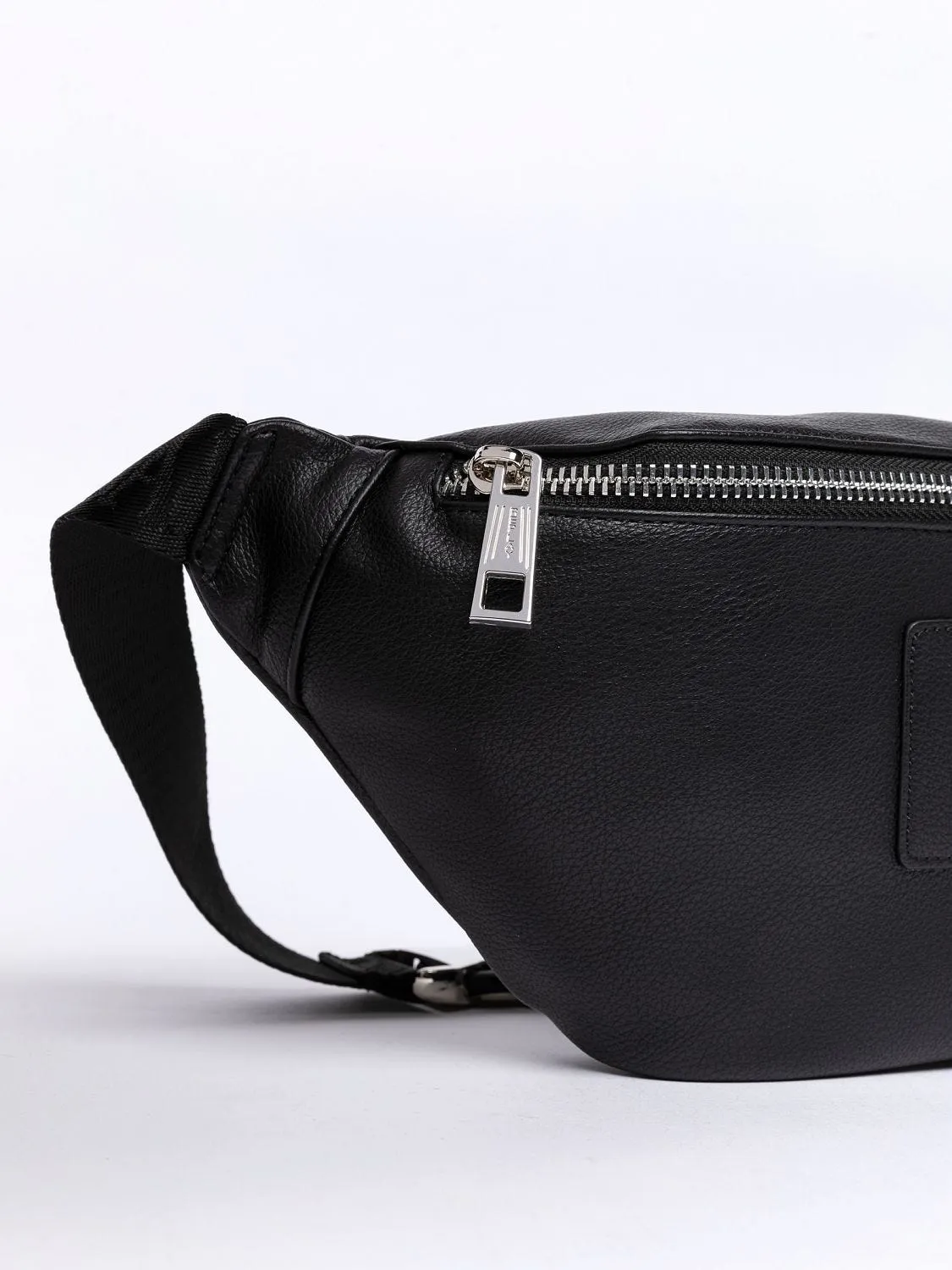 HAMMERED-EFFECT PU BELT BAG