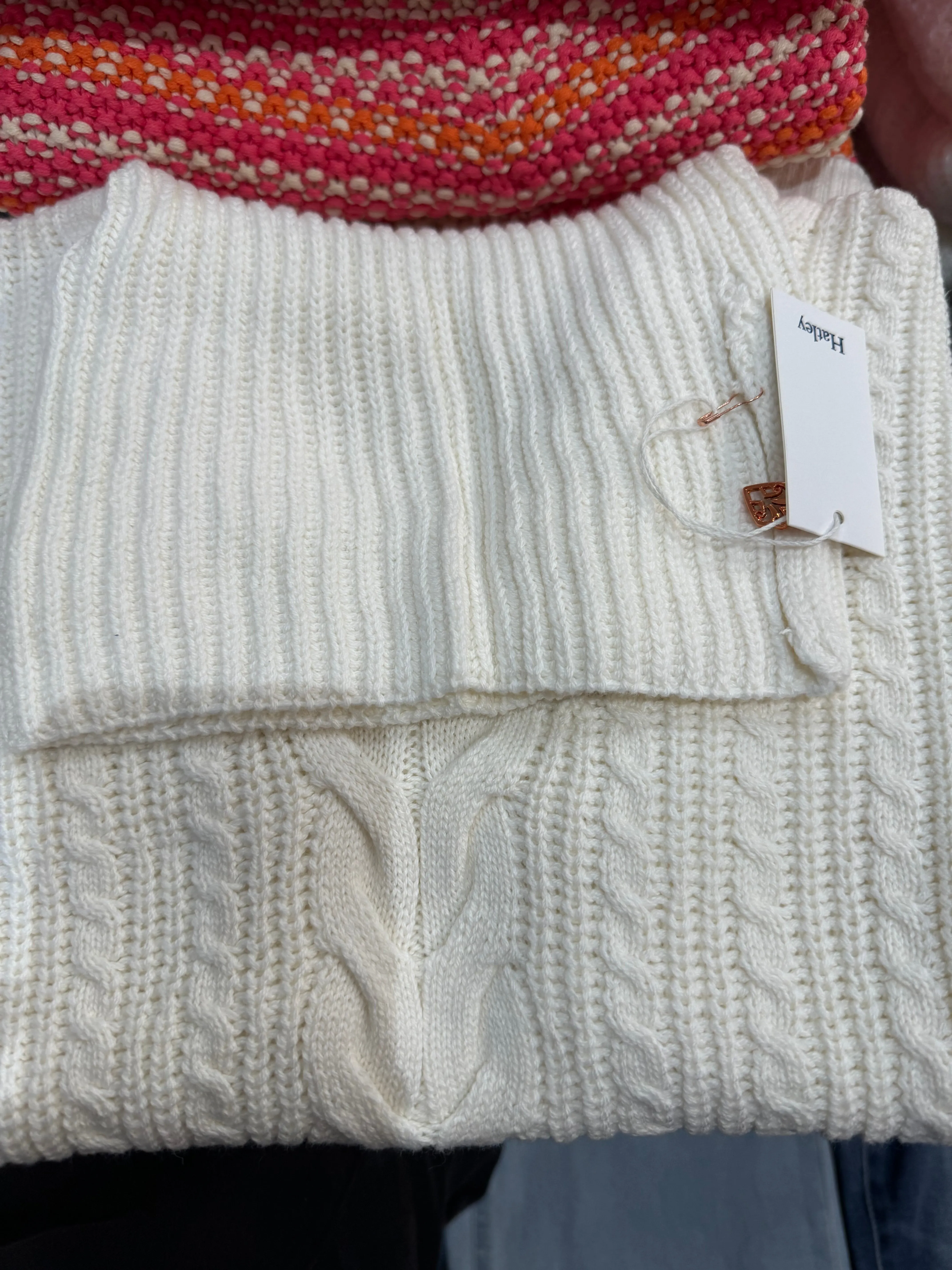 HATLEY CABLE KNIT VEST