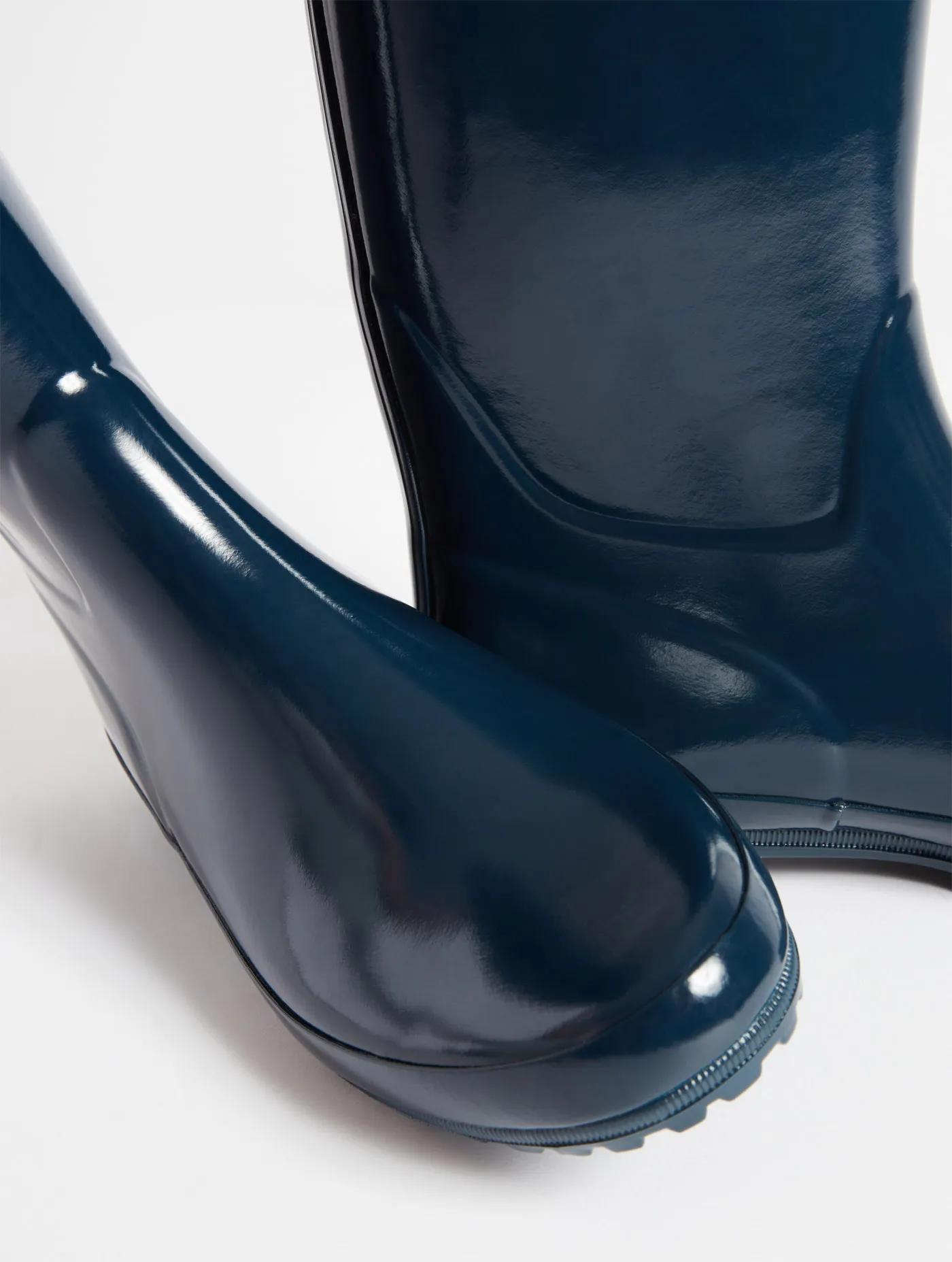 Patent rain boot