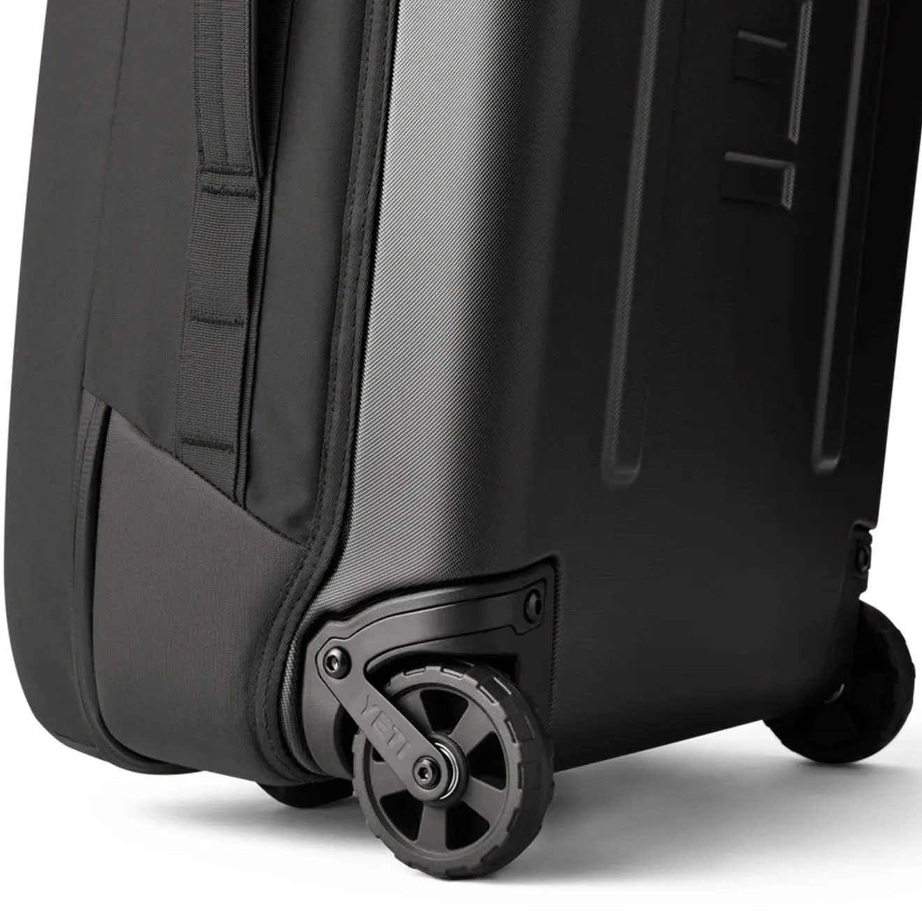 YETI Crossroads 29'' Luggage Black